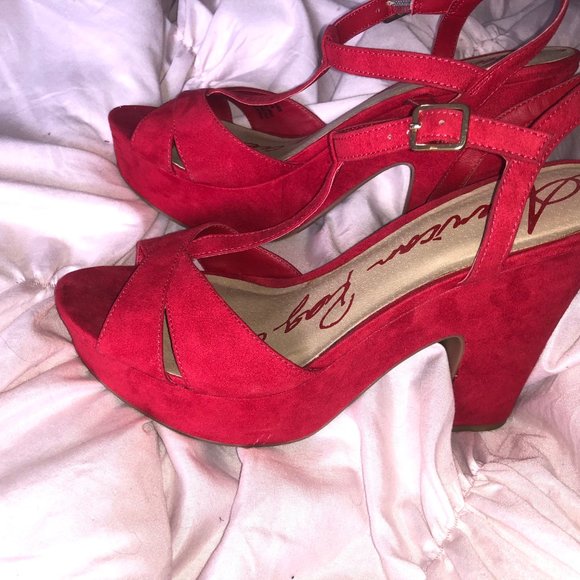 GORGEOUS heels!! - Picture 2 of 2